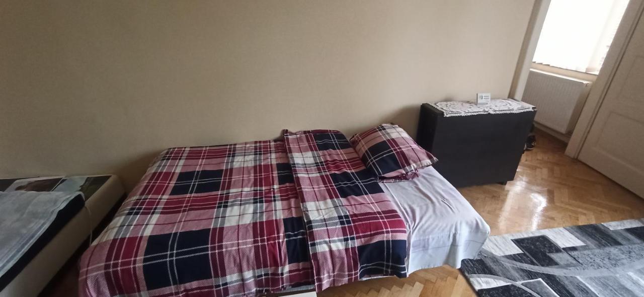 Robert'S Apartment Μπρασόβ Εξωτερικό φωτογραφία