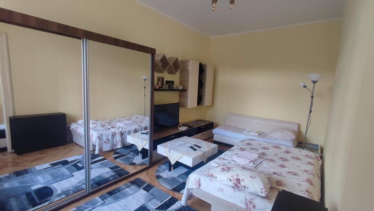 Robert'S Apartment Μπρασόβ Εξωτερικό φωτογραφία