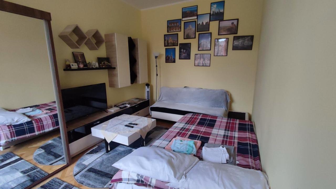 Robert'S Apartment Μπρασόβ Εξωτερικό φωτογραφία