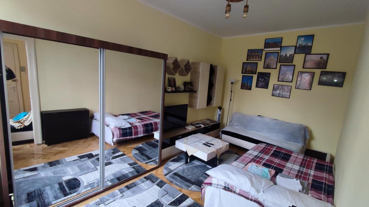 Robert'S Apartment Μπρασόβ Εξωτερικό φωτογραφία